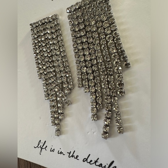 LOFT EARRINGS - Picture 3 of 4